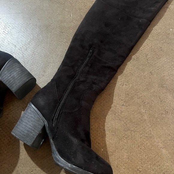KNEE HIGH BLACK BOOTS | FAIR CONDITION - Picture 4 of 8